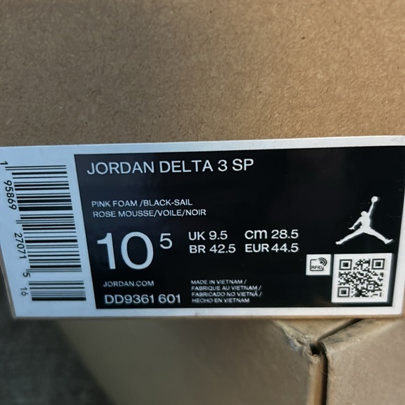 Jordan Delta 3 SP- Pink and Black size 10.5 in new condition. Smoke free home - Picture 7 of 7
